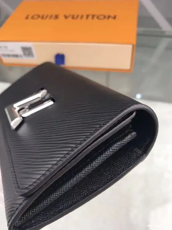 AAA Pruses Bags Louis Twist Vuitton Wallet 0611
